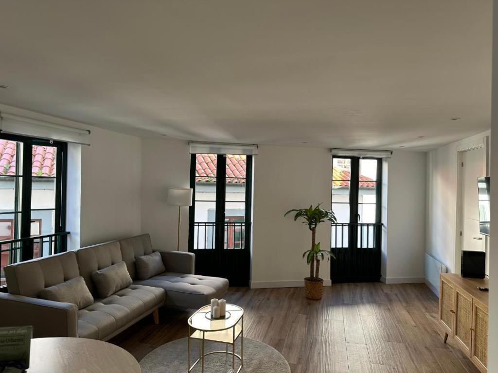 Apartamentos Urbanin II Plaza De San Pedro Cudillero Exterior foto